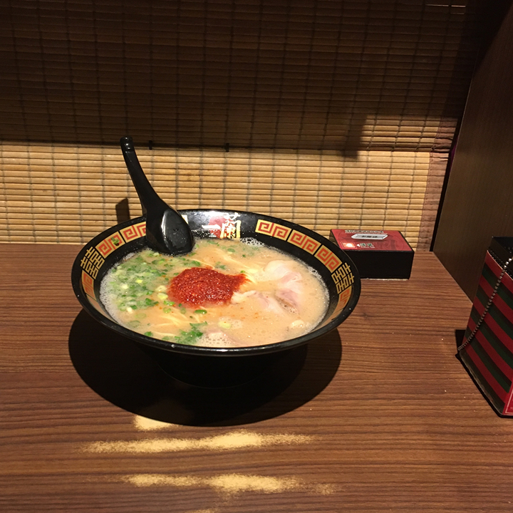 late night eats in Hong Kong; Ichiran, bowl of tonkatsu ramen in Wan Chai/Causeway Bay