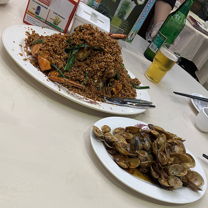 late night eats in Hong Kong; Under Bridge Spicy Crab, clams and spicy crab dish