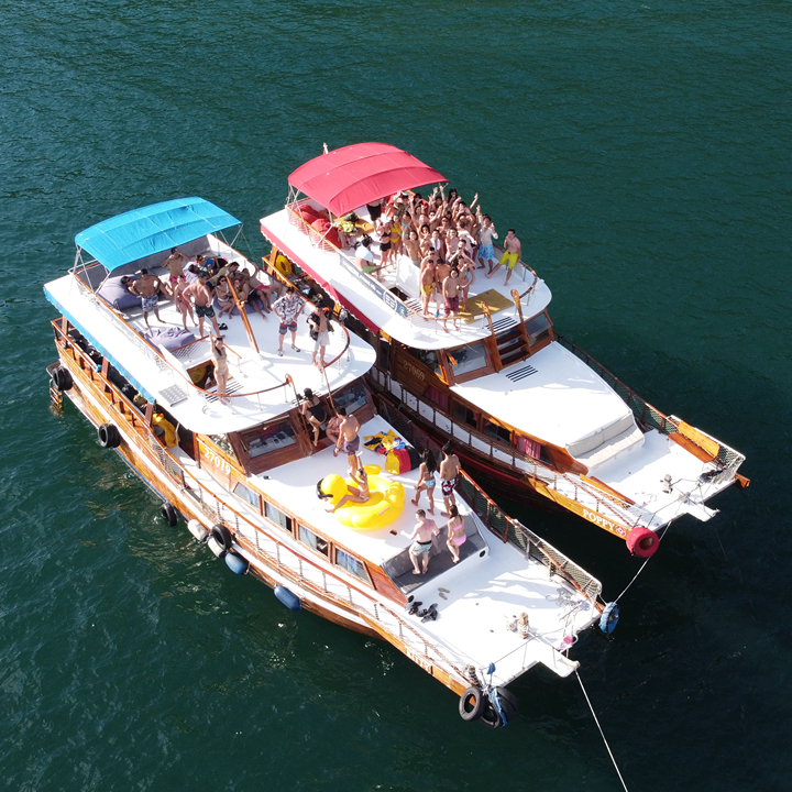 hong kong best junk boat compaies; charter junks hk birds eye view of two junk boats