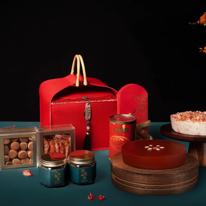 Chinese New Year Hampers YUE Premium Chinese New Year Hamper Yat Tung Heen — Chinese New Year Gift Hampers