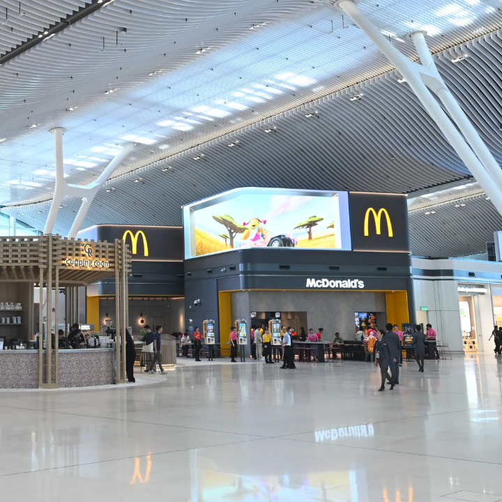 pen now, HKIA t2 food places, HKIA T2 airlines operating