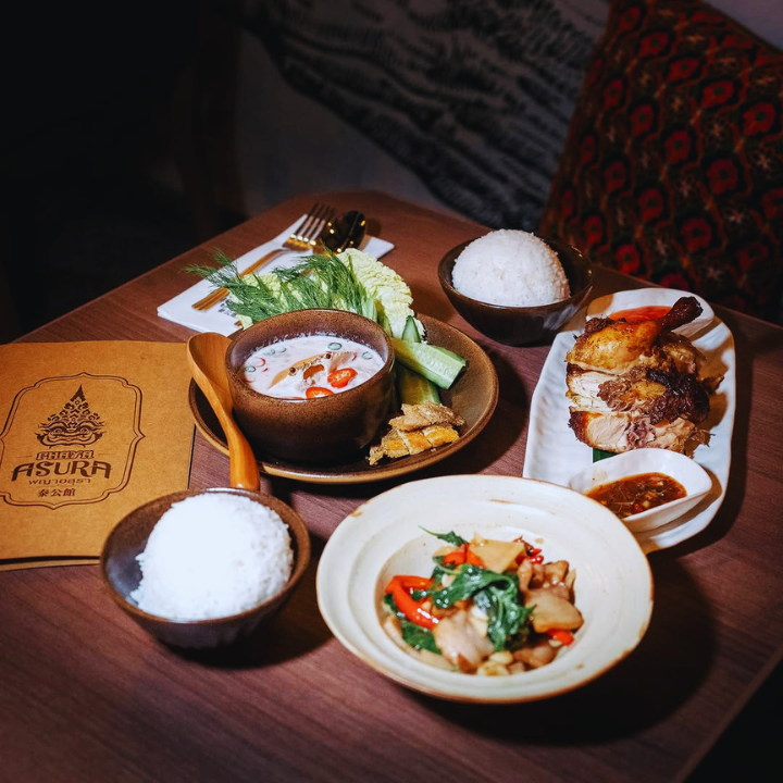 Phaya Asura thai food kai tak sports park