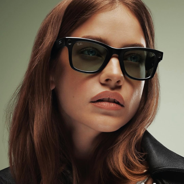 barbara palvin wearing ray bans sunglasses from sunglass hut